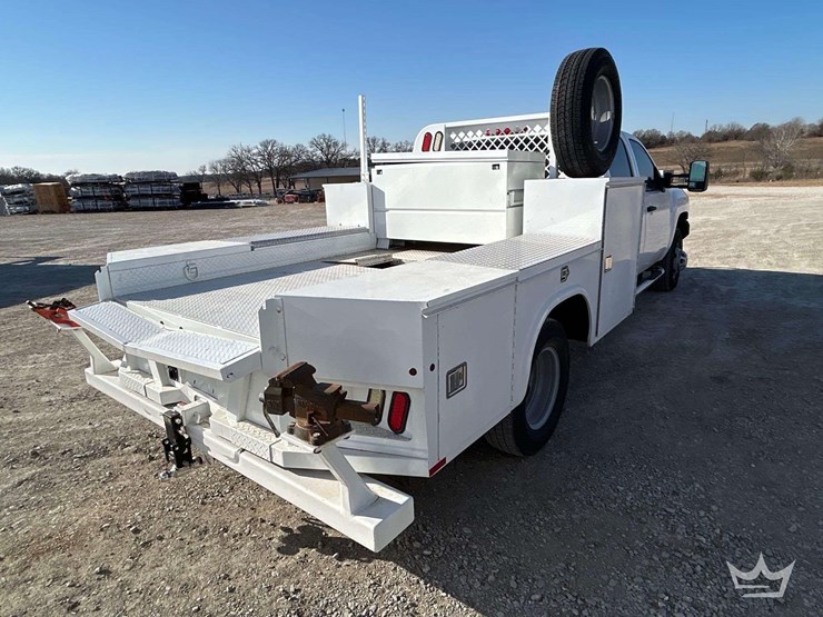 2014-chevrolet-silverado-3500-image-3