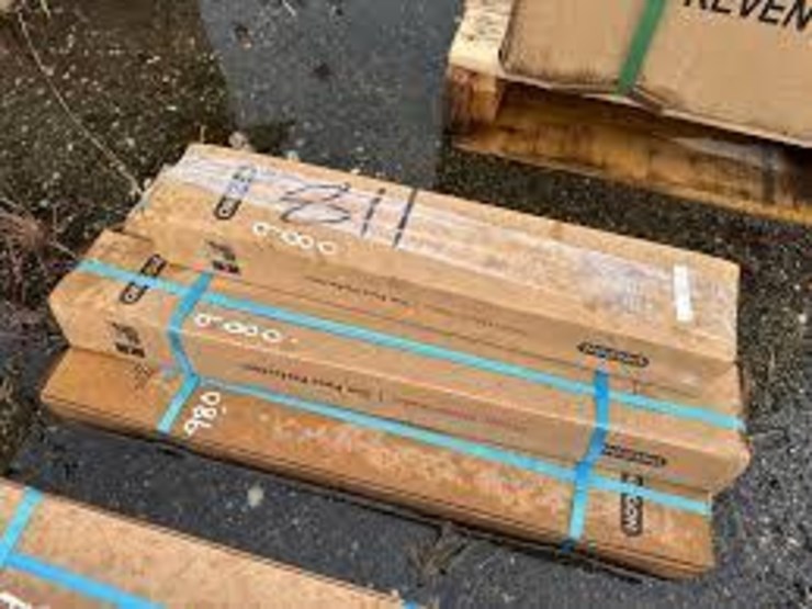 new-unused-assorted-mower-blades-60-pcs---toro,-john-deere,-exmark,-hustler.-image-1