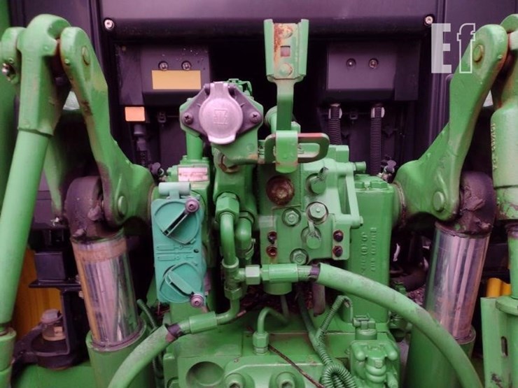 2010-john-deere-7130-image-23