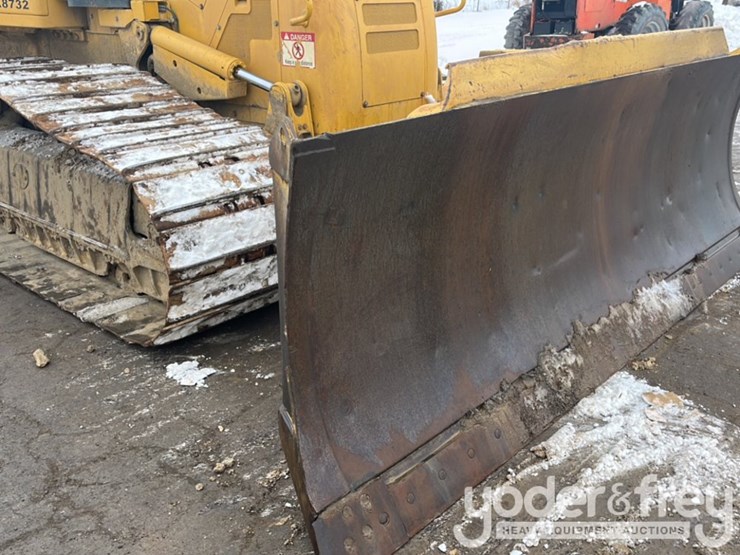 2014-komatsu-d61pxi-23-image-22