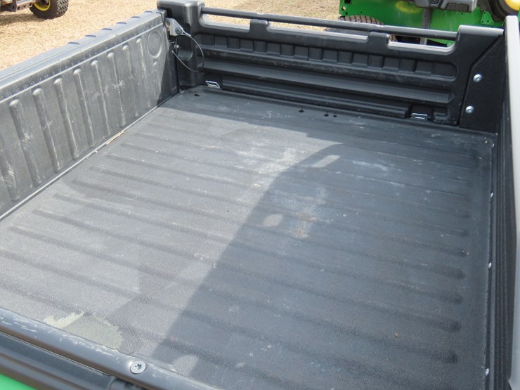 2024-john-deere-gator-image-6