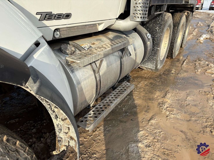 2019-kenworth-t880-image-8