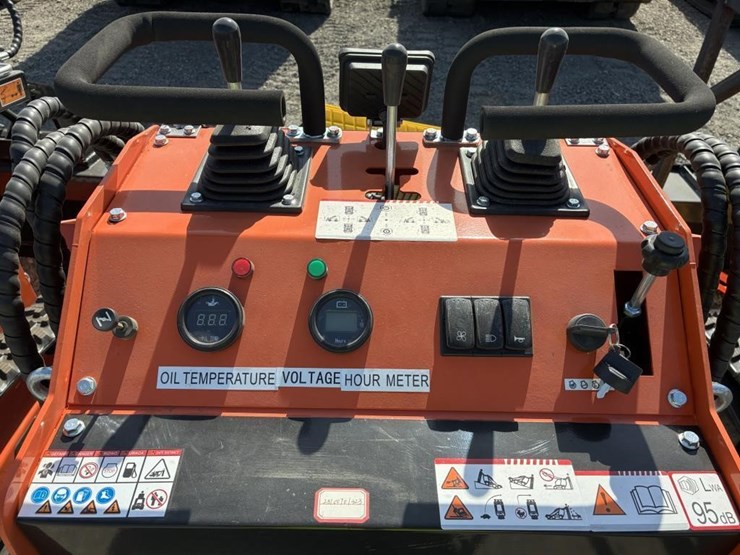 2025-sdlool-sl36c-skid-steer-loader-image-10