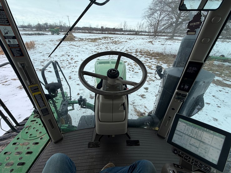 2015-john-deere-8370rt-image-104