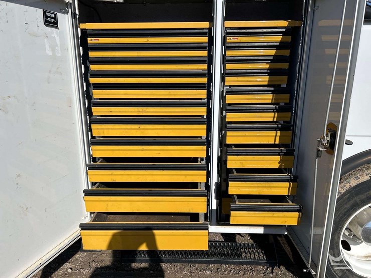 2018-ford-f750-image-23