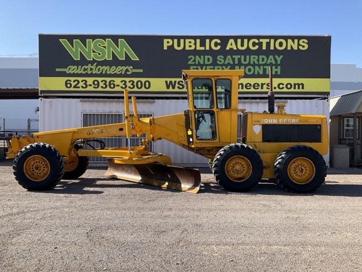 1981-deere-670a-image-1