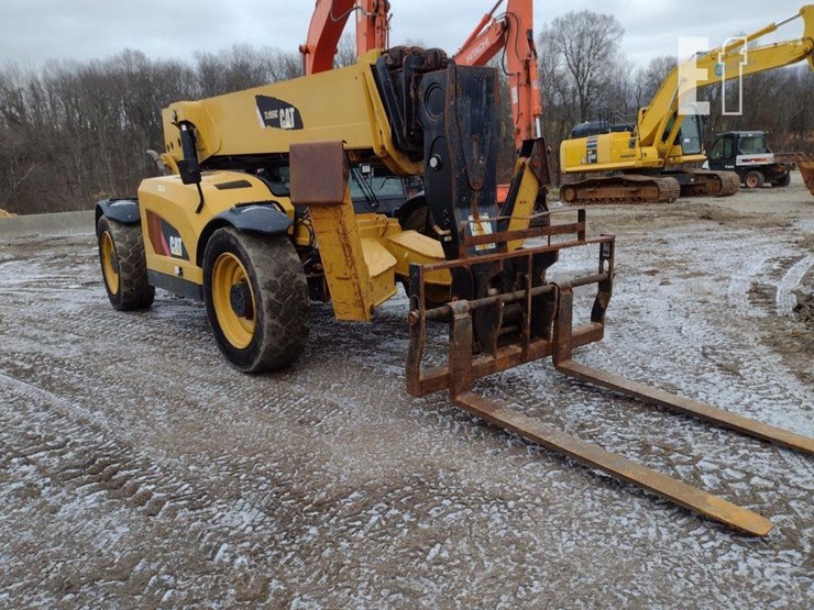 2015-caterpillar-tl1055c-image-25