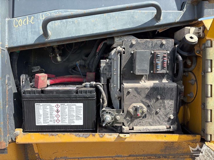 2014-deere-650k-image-26