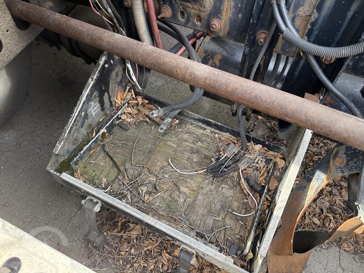 1997-freightliner-fld120-image-20