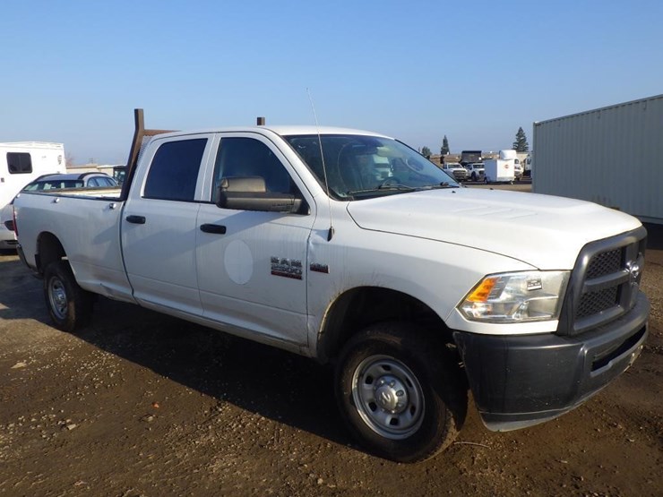 2015-dodge-2500-image-2