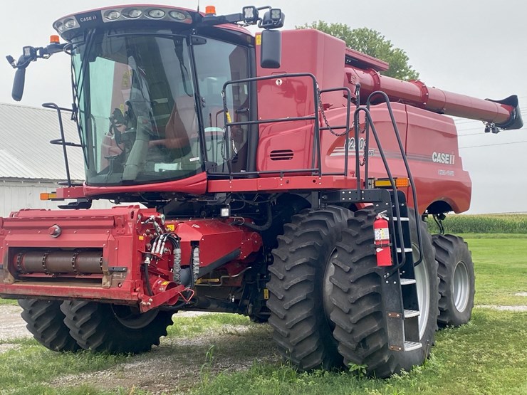 2019-case-ih-8250-image-1