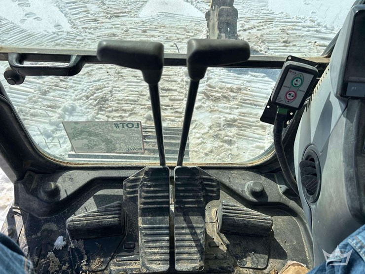 2013-komatsu-pc200-lc-8-image-21