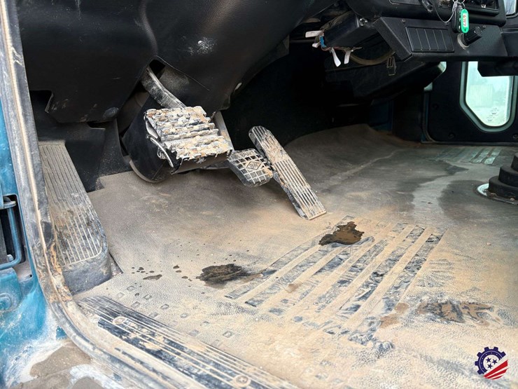 2021-western-star-4900ex-image-58