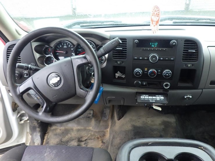 2014-chevrolet-3500hd-image-9