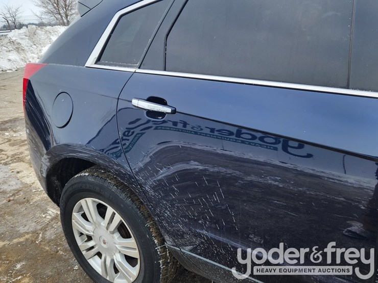 2011-cadillac-srx-image-33