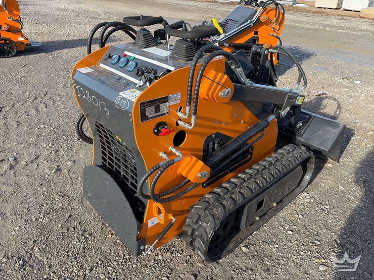 2025-landhonor-lhr-me380x1-stand-on-track-loader-skid-steer-image-3