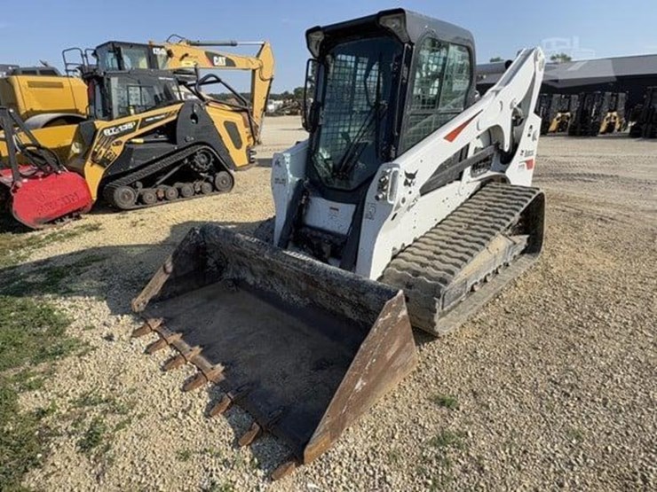 2022-bobcat-t770-image-1