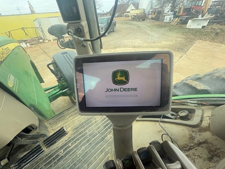 john-deere-8320r-image-77