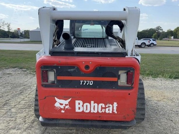 2022-bobcat-t770-image-7