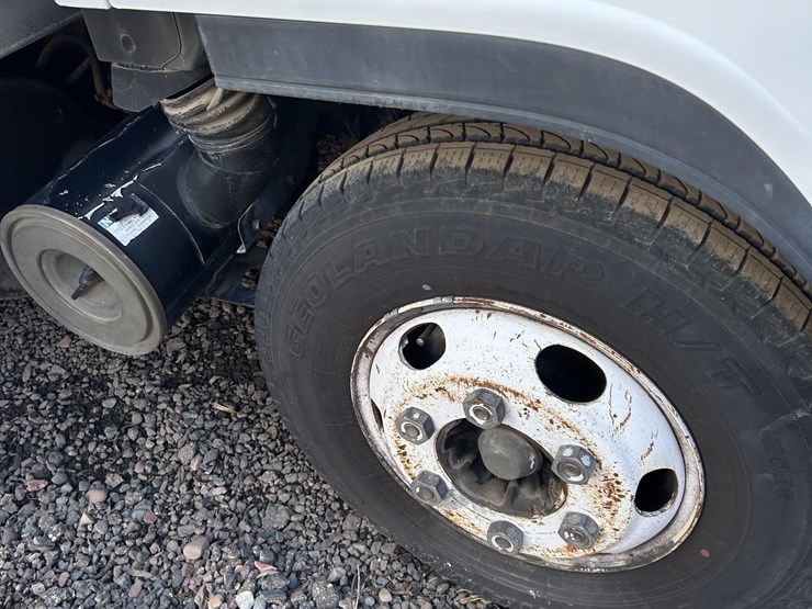 1997-isuzu-npr-image-5