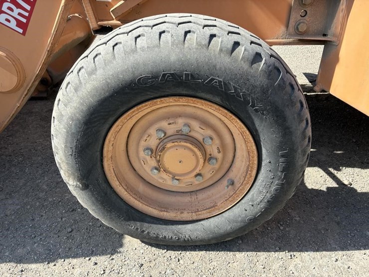 2009-case-570m-xt-image-12