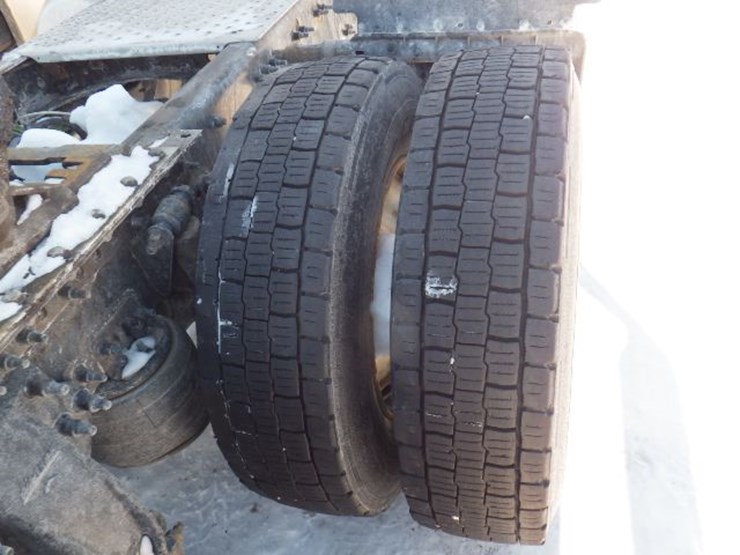 2020-freightliner-cascadia-126-image-5