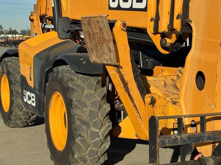 2019-jcb-512-56-image-9