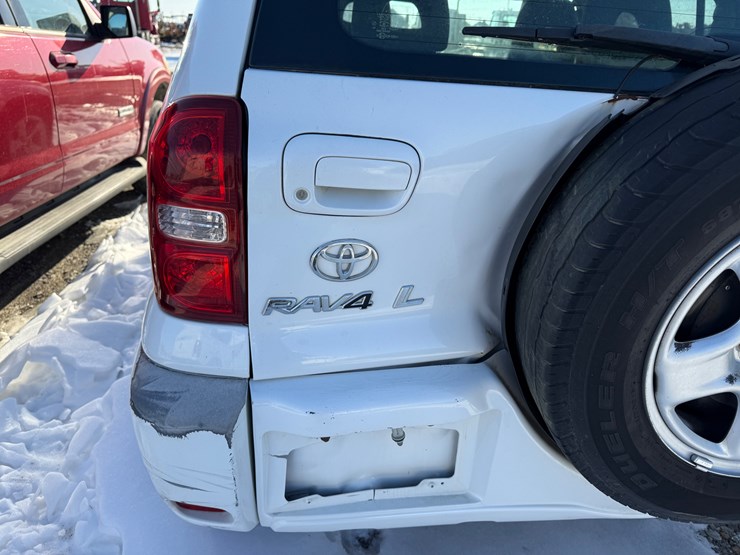 2005-toyota-rav4-image-8