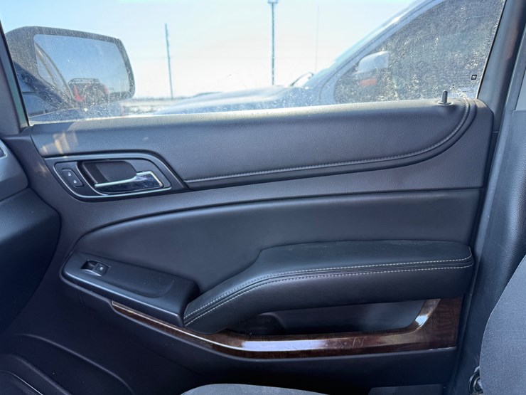 2015-chevrolet-tahoe-image-42