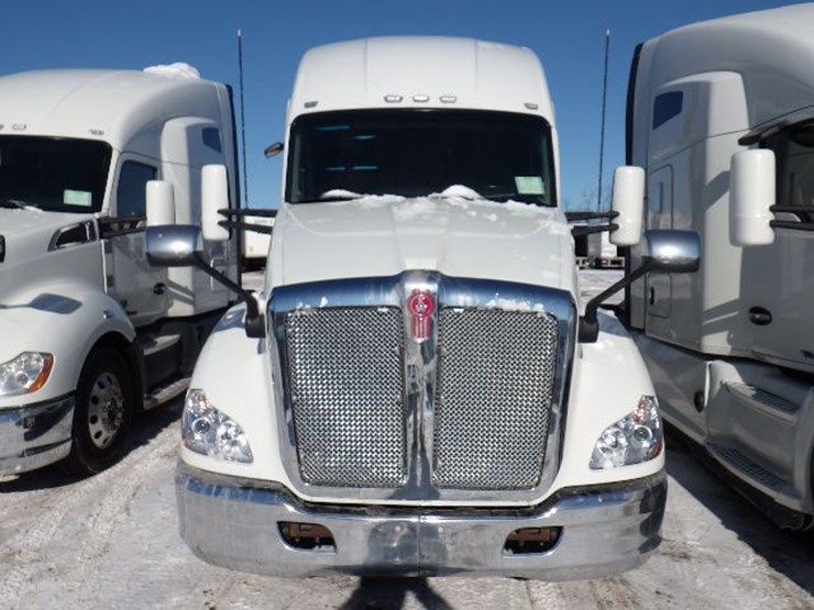 2020-kenworth-t680-image-2