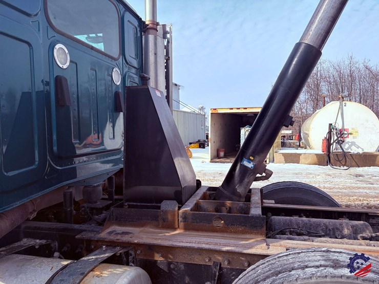 2021-western-star-4900ex-image-73