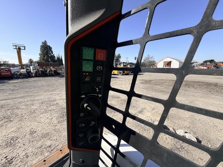 2022-bobcat-t66-image-11