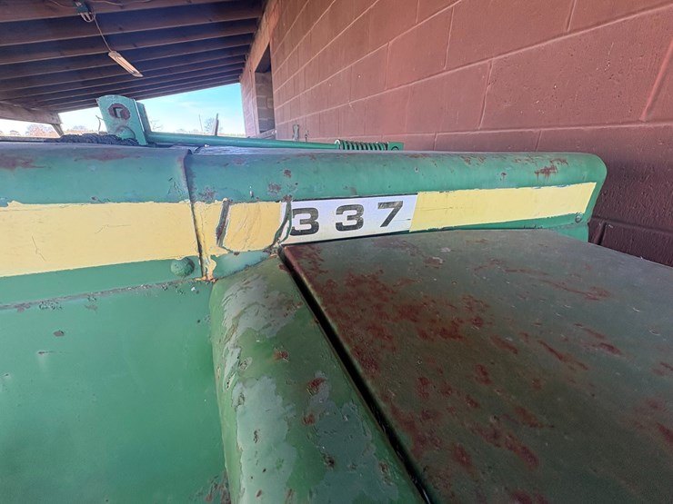 john-deere-336-image-8