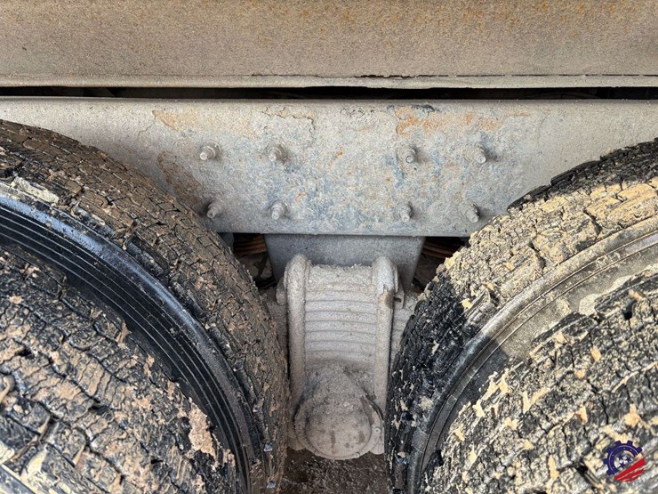 2017-mack-granite-gu713-image-14