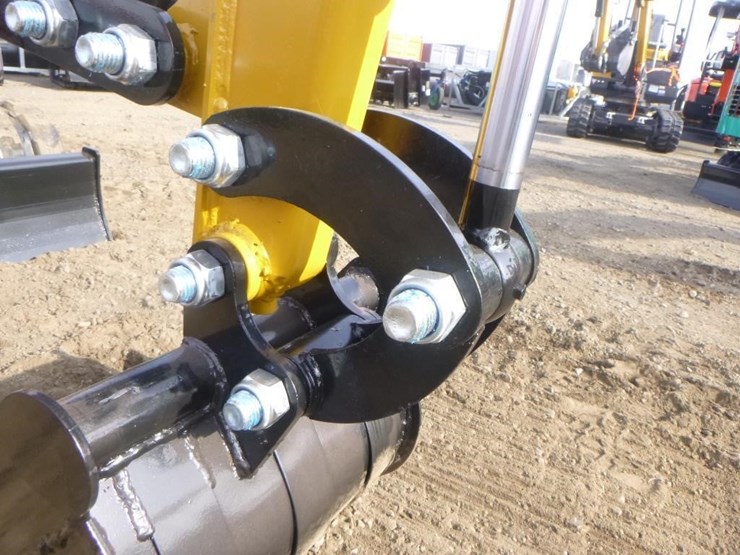 agt-h12r-hydraulic-excavator-image-11