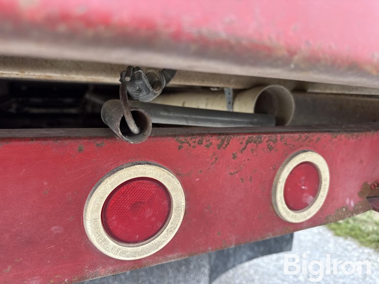 1973-ford-c750-image-13