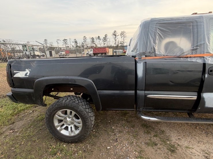 2004-gmc-1500-image-17