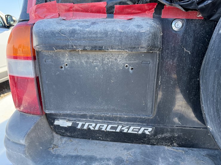 2001-chevrolet-tracker-image-10