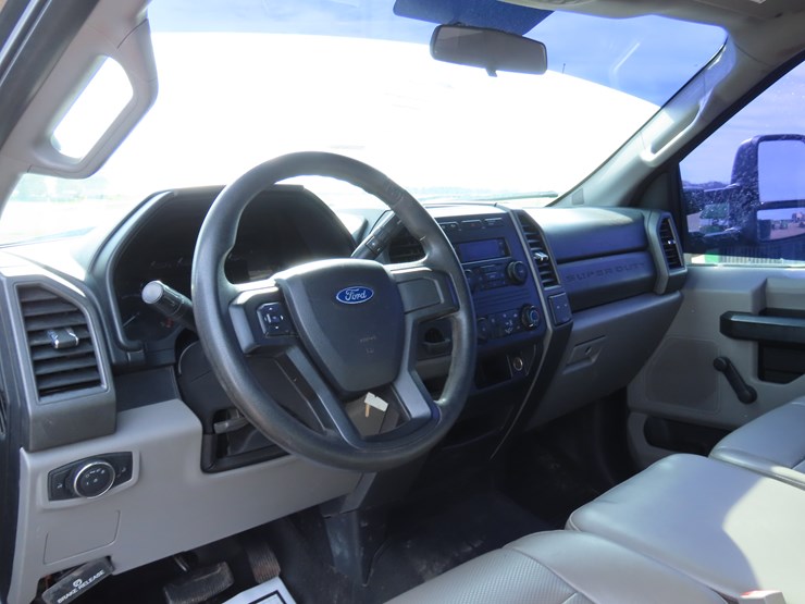 2019-ford-f450-xl-image-10