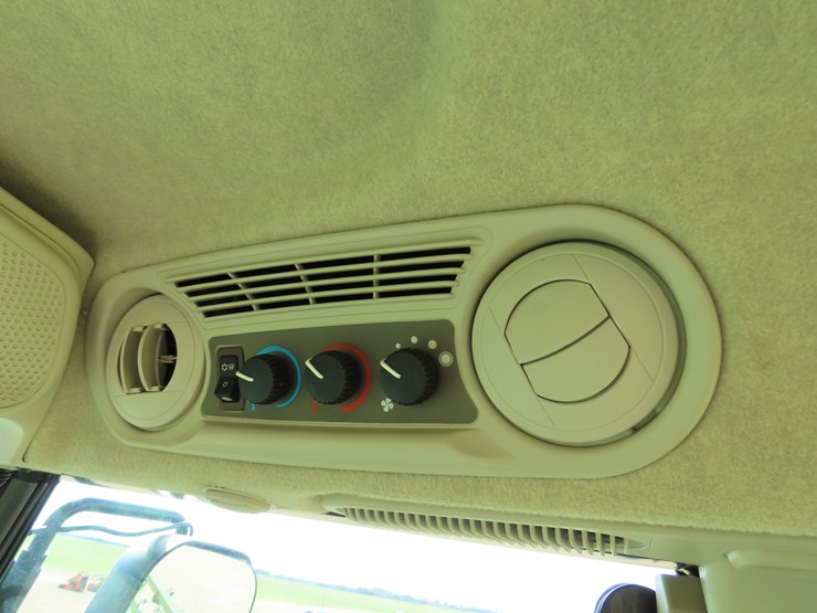 2022-john-deere-r4023-image-25