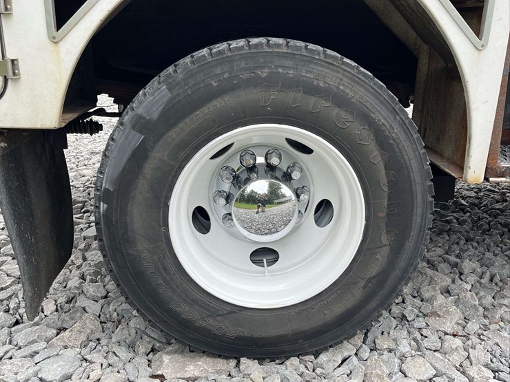 2005-gmc-c8-cable-placer-truck-image-9