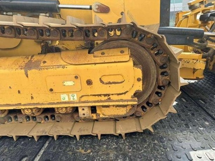 2015-caterpillar-d3k2-lgp-image-21