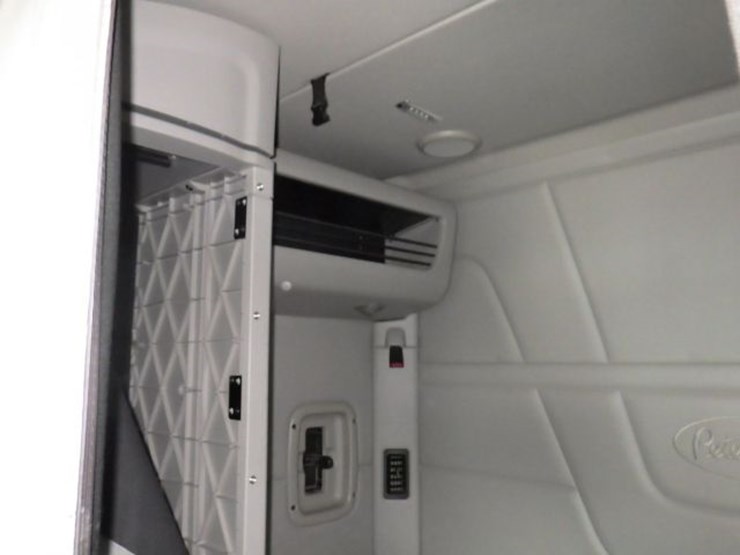 2020-peterbilt-579-image-22