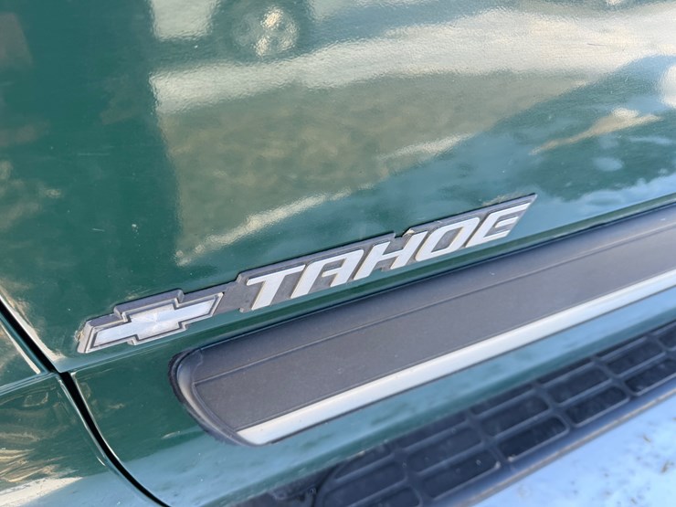 2004-chevrolet-tahoe-image-21