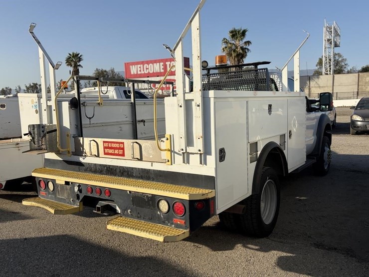 2015-ford-f550-image-3