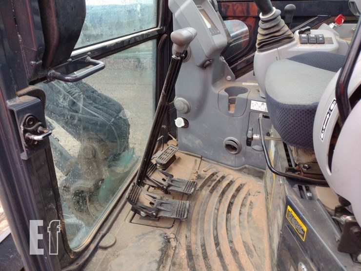 2023-deere-30g-image-12