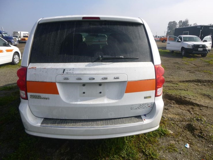 2014-dodge-grand-caravan-image-8