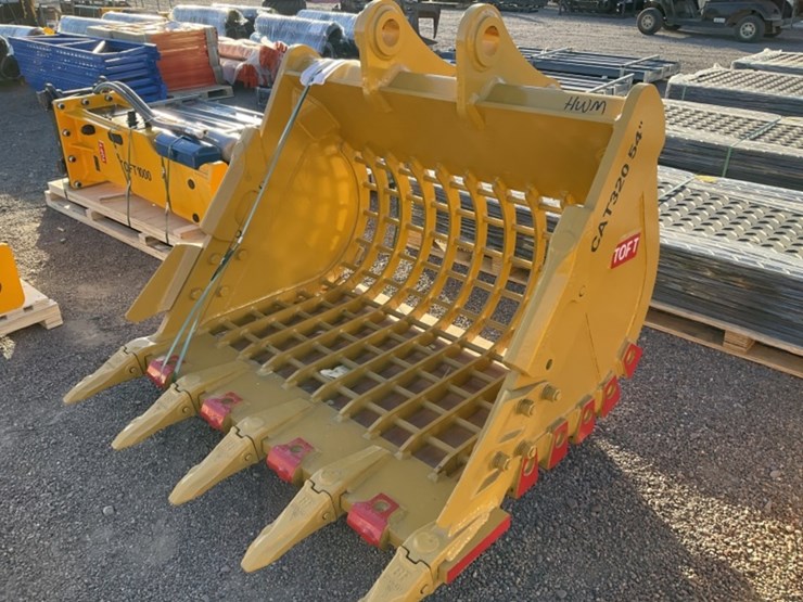 2025-caterpillar-320-image-2