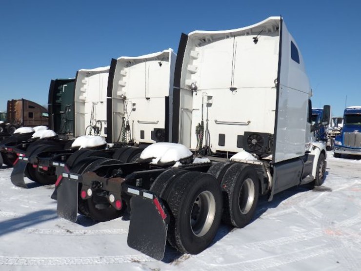 2021-peterbilt-579-image-14