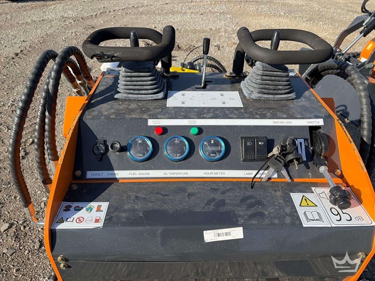 2025-landhonor-lhr-me380x1-stand-on-track-loader-skid-steer-image-10